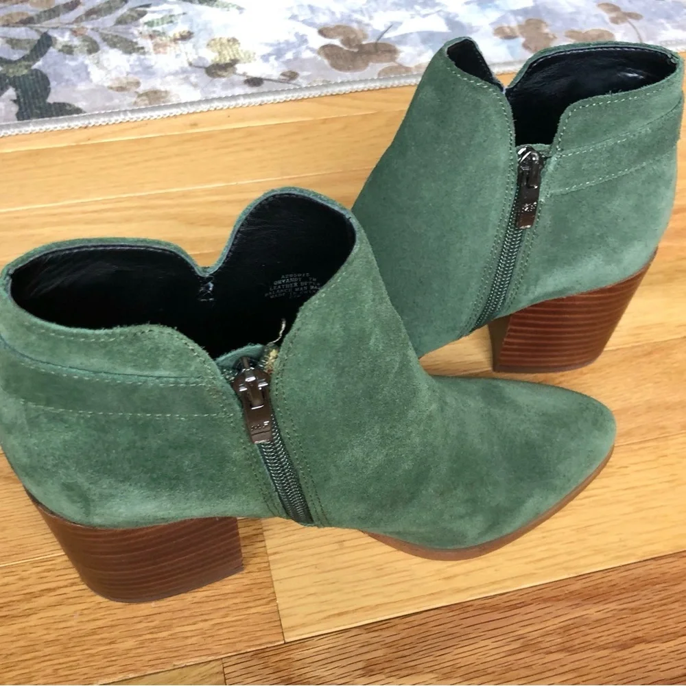 Marc Fisher Suede Green Ankle Boot size 7 - Picture 2 of 9